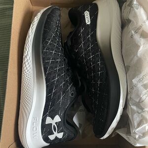 Under Armour Flow Velociti Wind 2